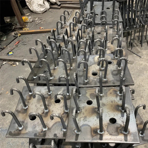 图纸中如何确定无锡预埋件的位置？